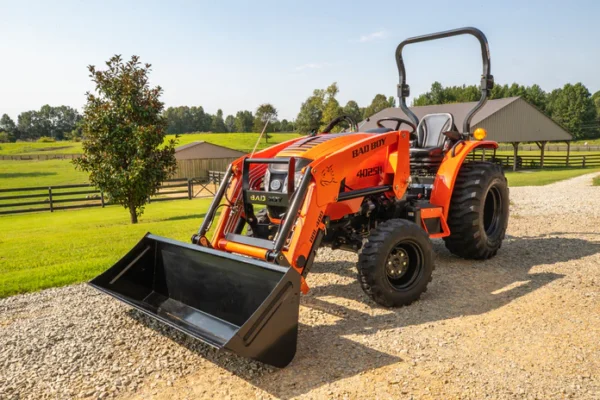 40 SERIES, 25HP, HST W/ INDUSTRIAL TIRES